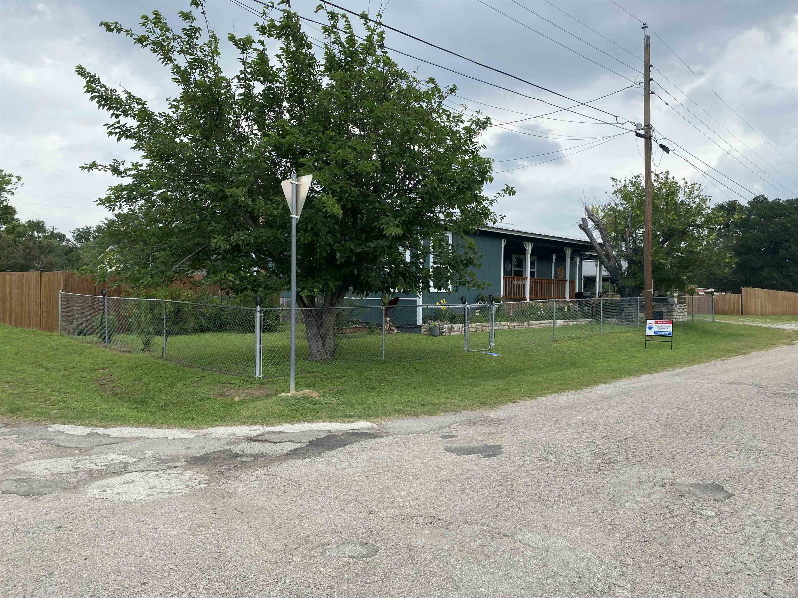 301 E Castlebriar Granite Shoals TX 78654