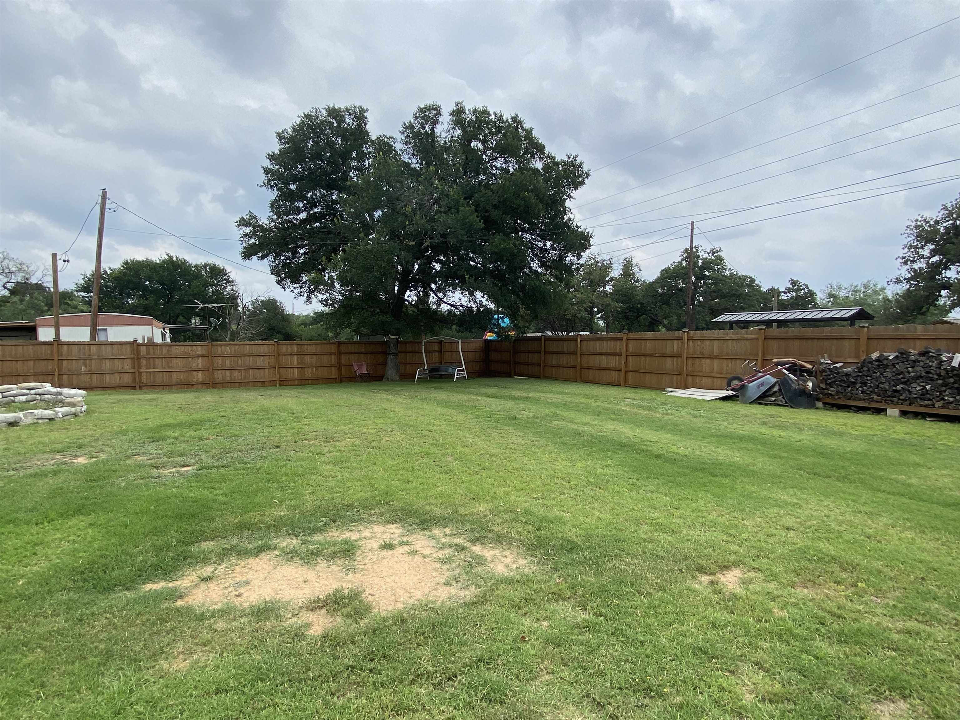 301 E Castlebriar Granite Shoals TX 78654