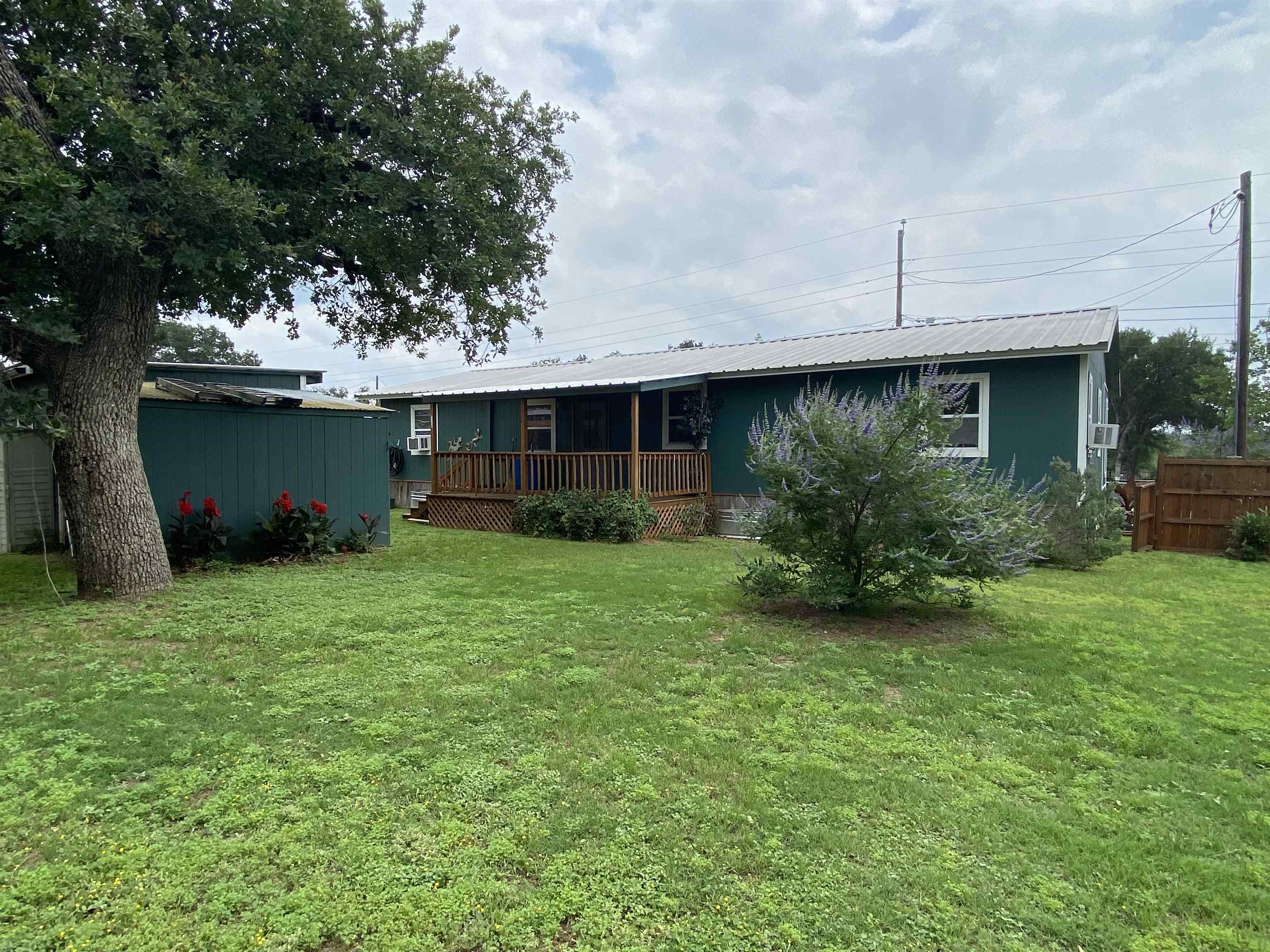 301 E Castlebriar Granite Shoals TX 78654