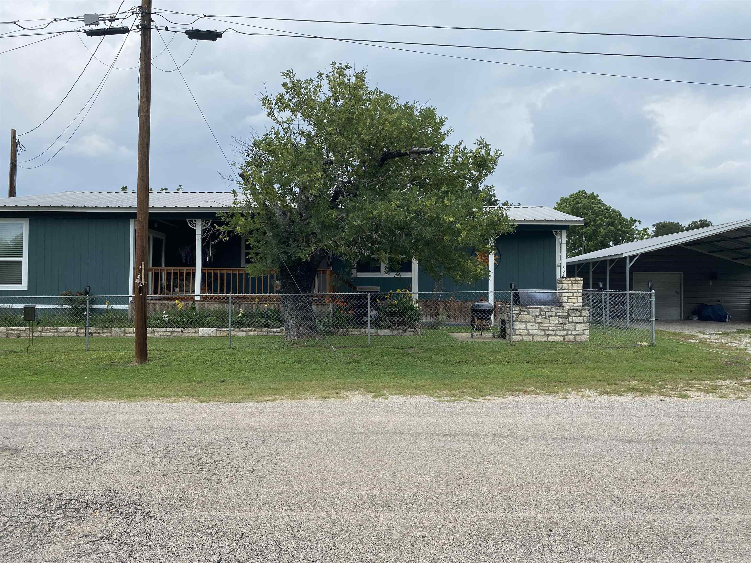 301 E Castlebriar Granite Shoals TX 78654