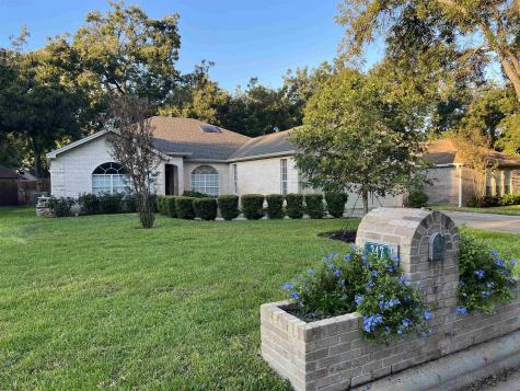 347 San Saba Street Meadowlakes TX 78654