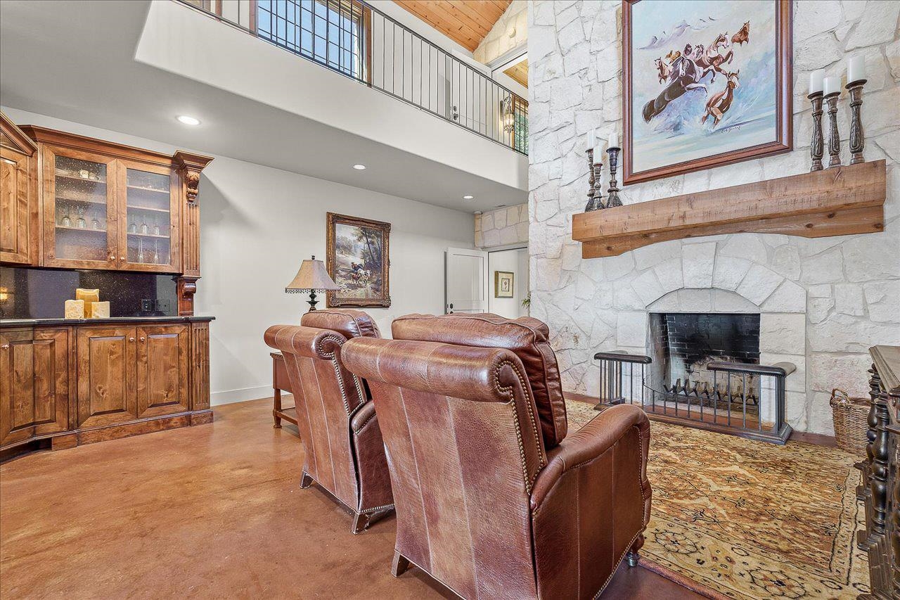 135 Perry Lane Kingsland TX 78639