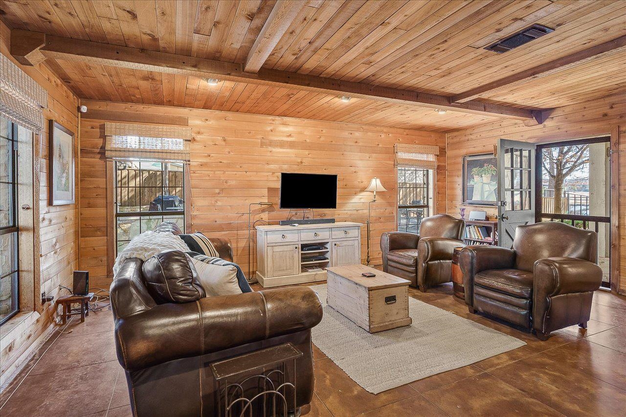 135 Perry Lane Kingsland TX 78639