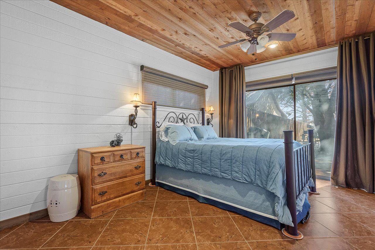 135 Perry Lane Kingsland TX 78639