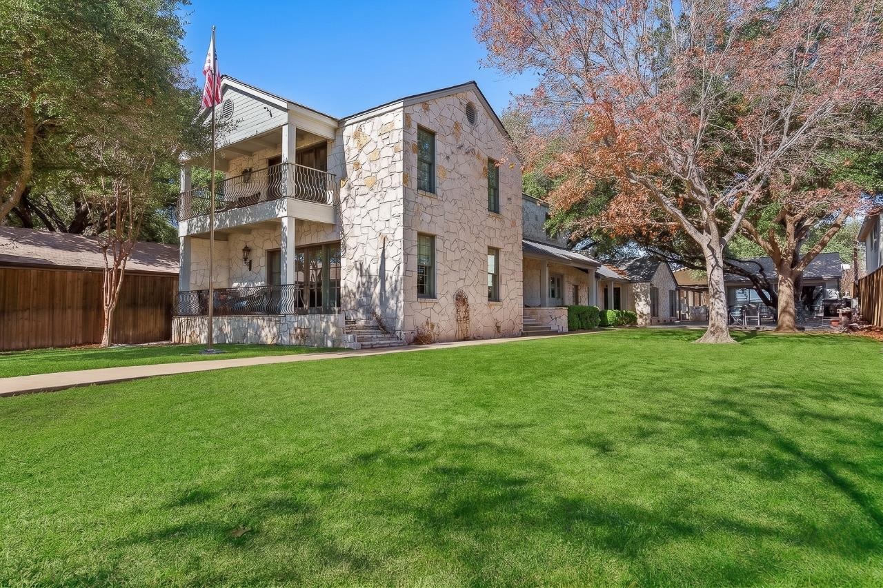 135 Perry Lane Kingsland TX 78639