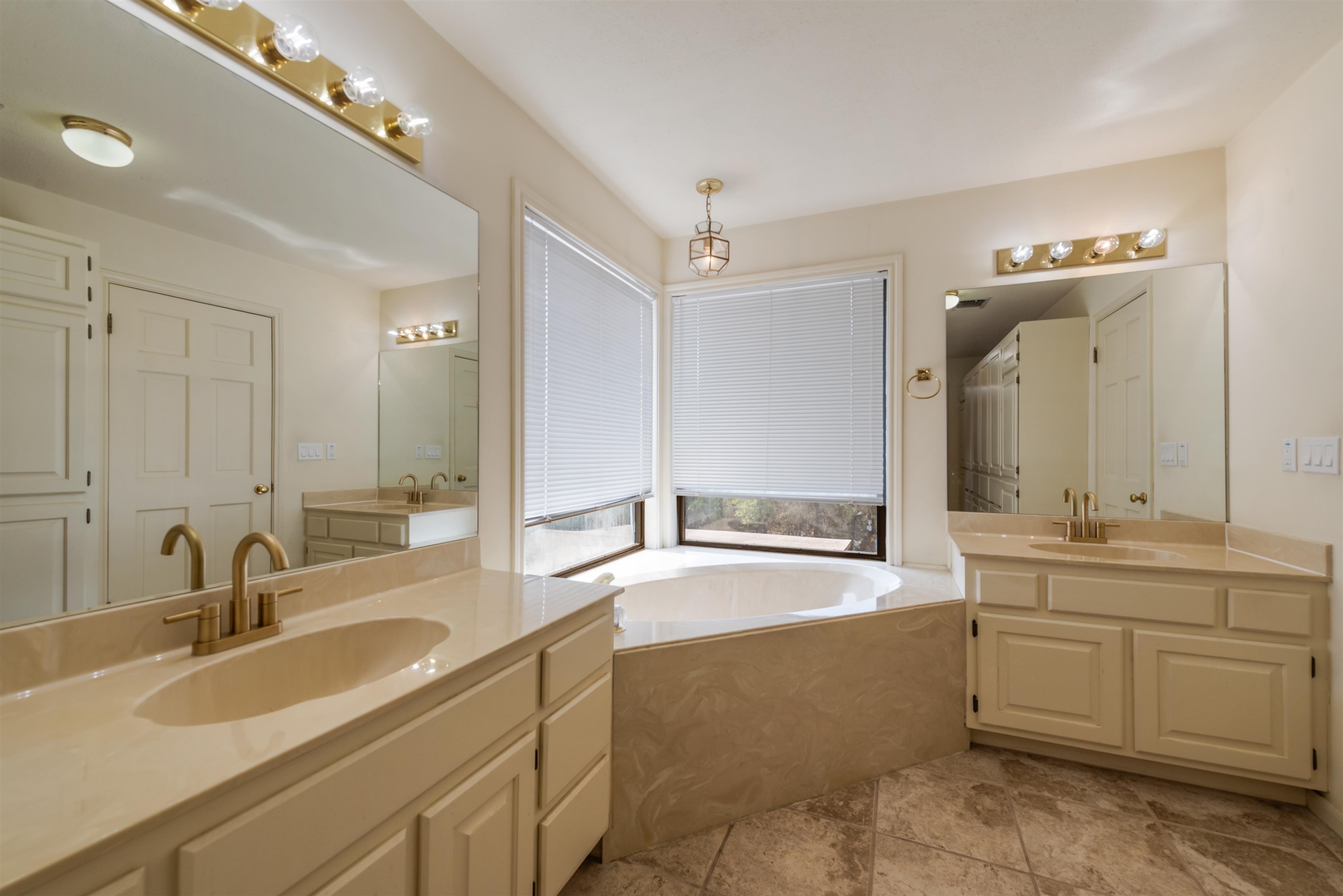 4948 Travis Oaks Drive Marble Falls TX 78654