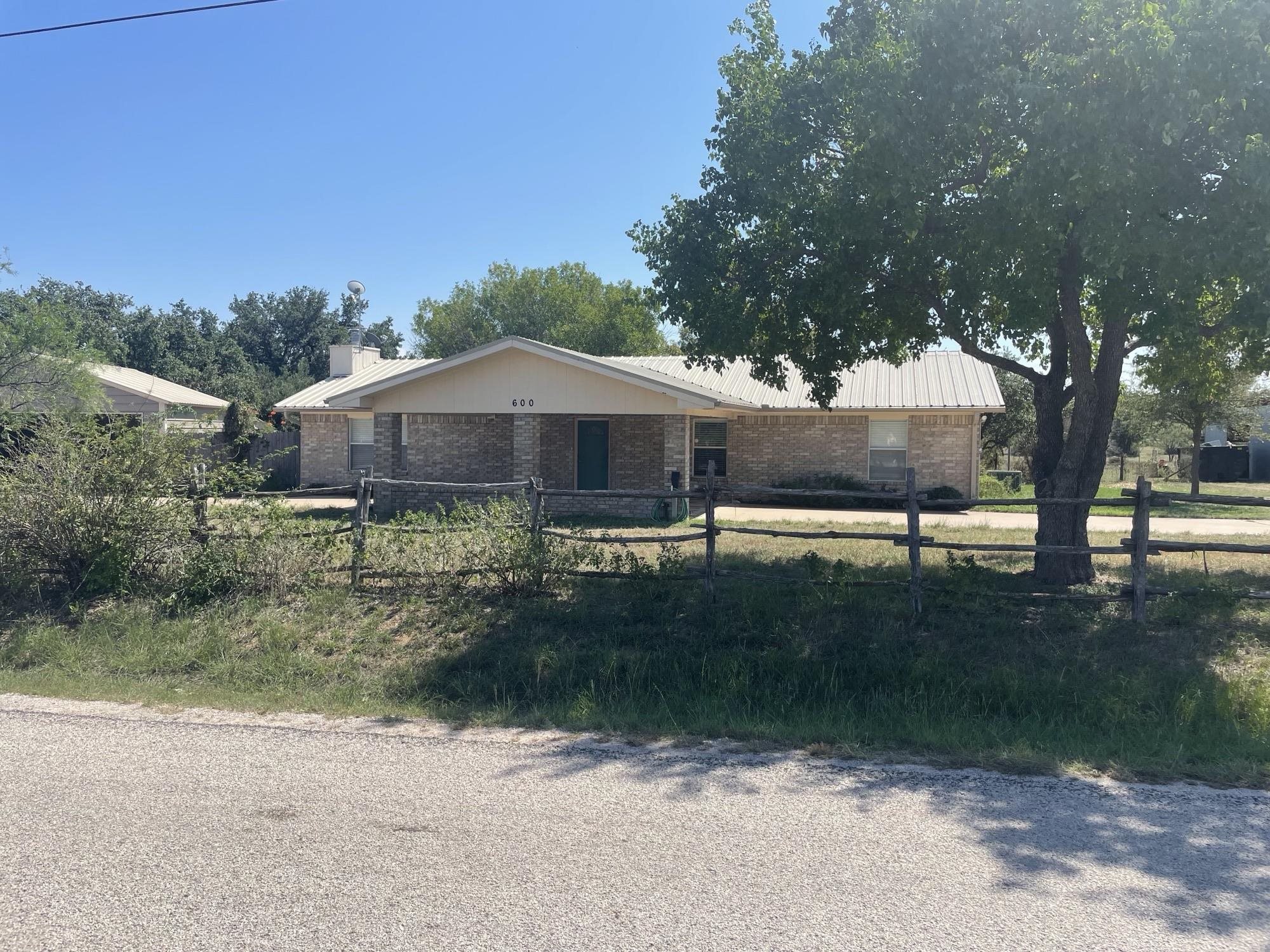 600 Texas Avenue Kingsland TX 78639