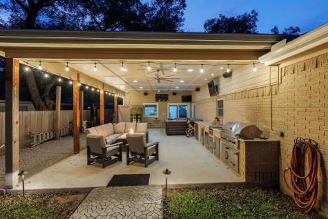 301 Stewart Street Meadowlakes TX 78654