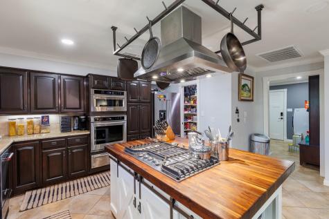 301 Stewart Street Meadowlakes TX 78654