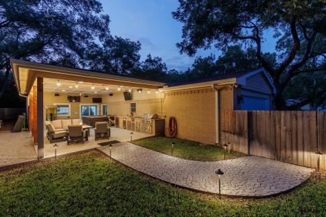 301 Stewart Street Meadowlakes TX 78654