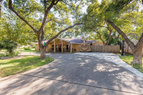 301 Stewart Street Meadowlakes TX 78654