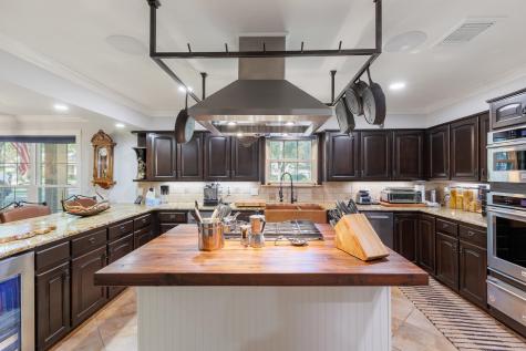 301 Stewart Street Meadowlakes TX 78654