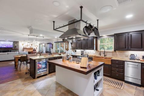 301 Stewart Street Meadowlakes TX 78654