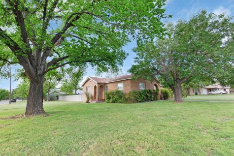 802 W 1st Street Lampasas TX 76550