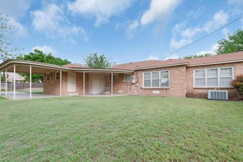 802 W 1st Street Lampasas TX 76550