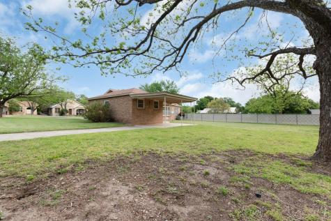 802 W 1st Street Lampasas TX 76550