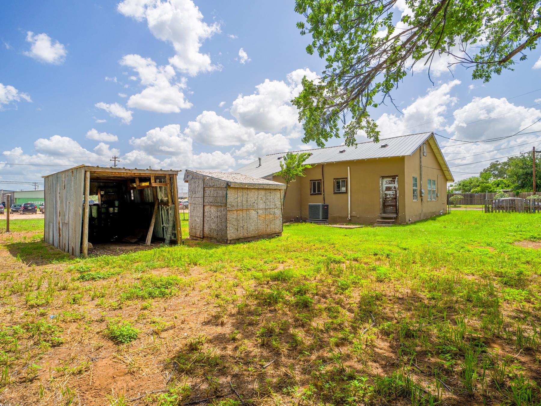 1004 Avon Avenue Llano TX 78643