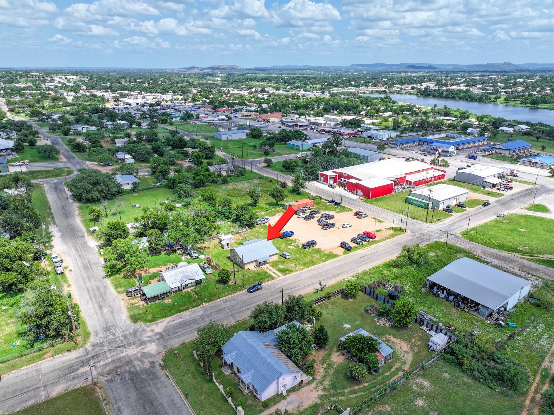 1004 Avon Avenue Llano TX 78643