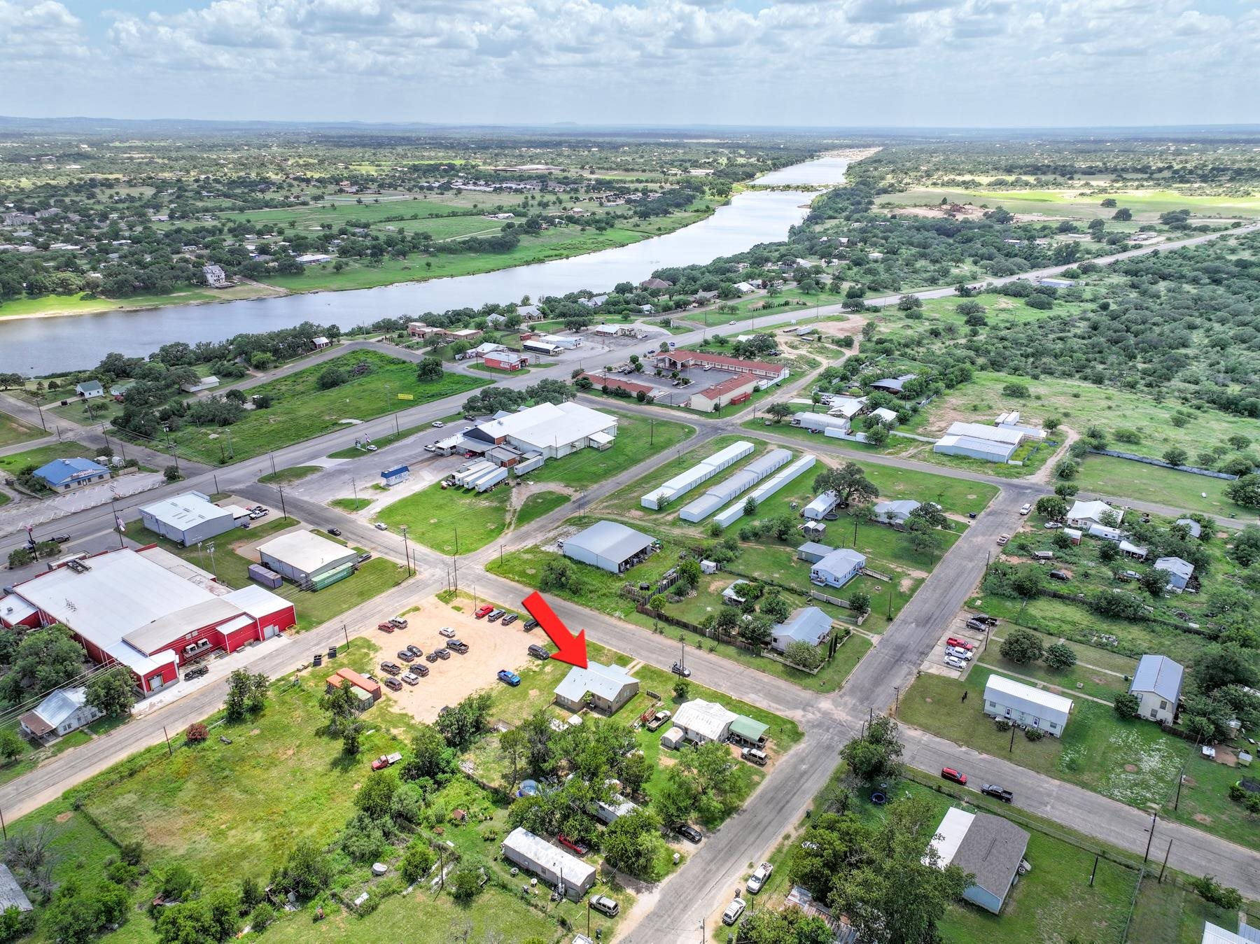 1004 Avon Avenue Llano TX 78643
