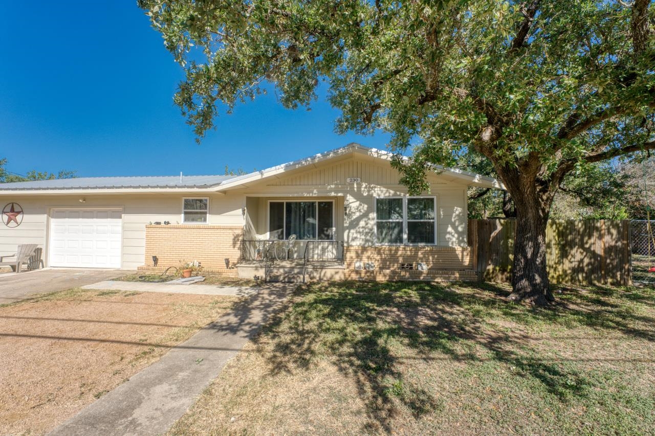 230 S East Street Bertram TX 78605