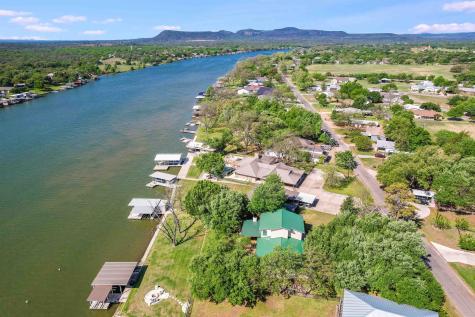 1704 Bluebonnet Kingsland TX 78639