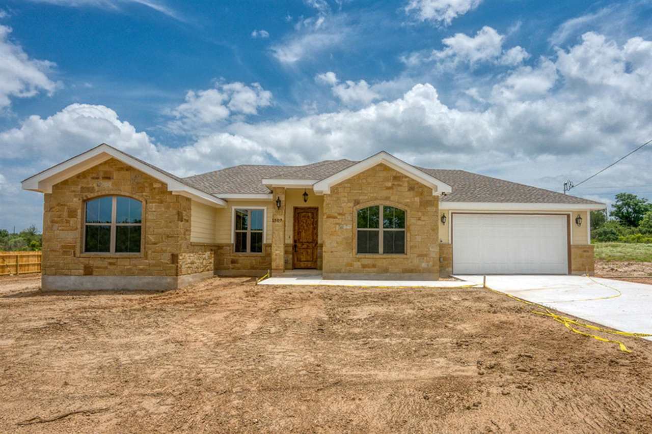 1307 S Lake Drive Granite Shoals TX 78654