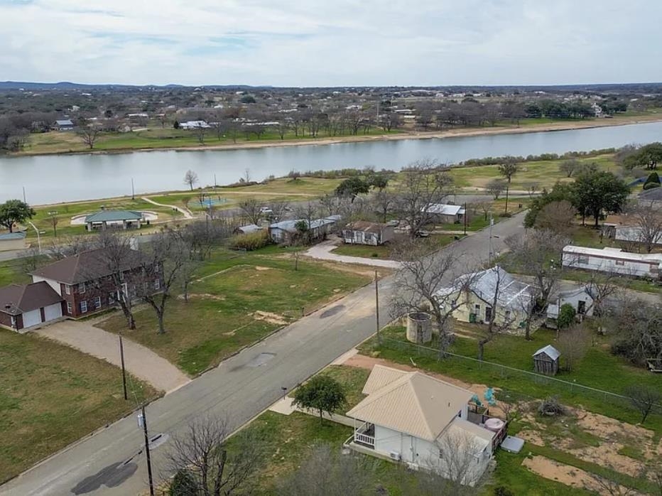 305 W Tarrant Street Llano TX 78643