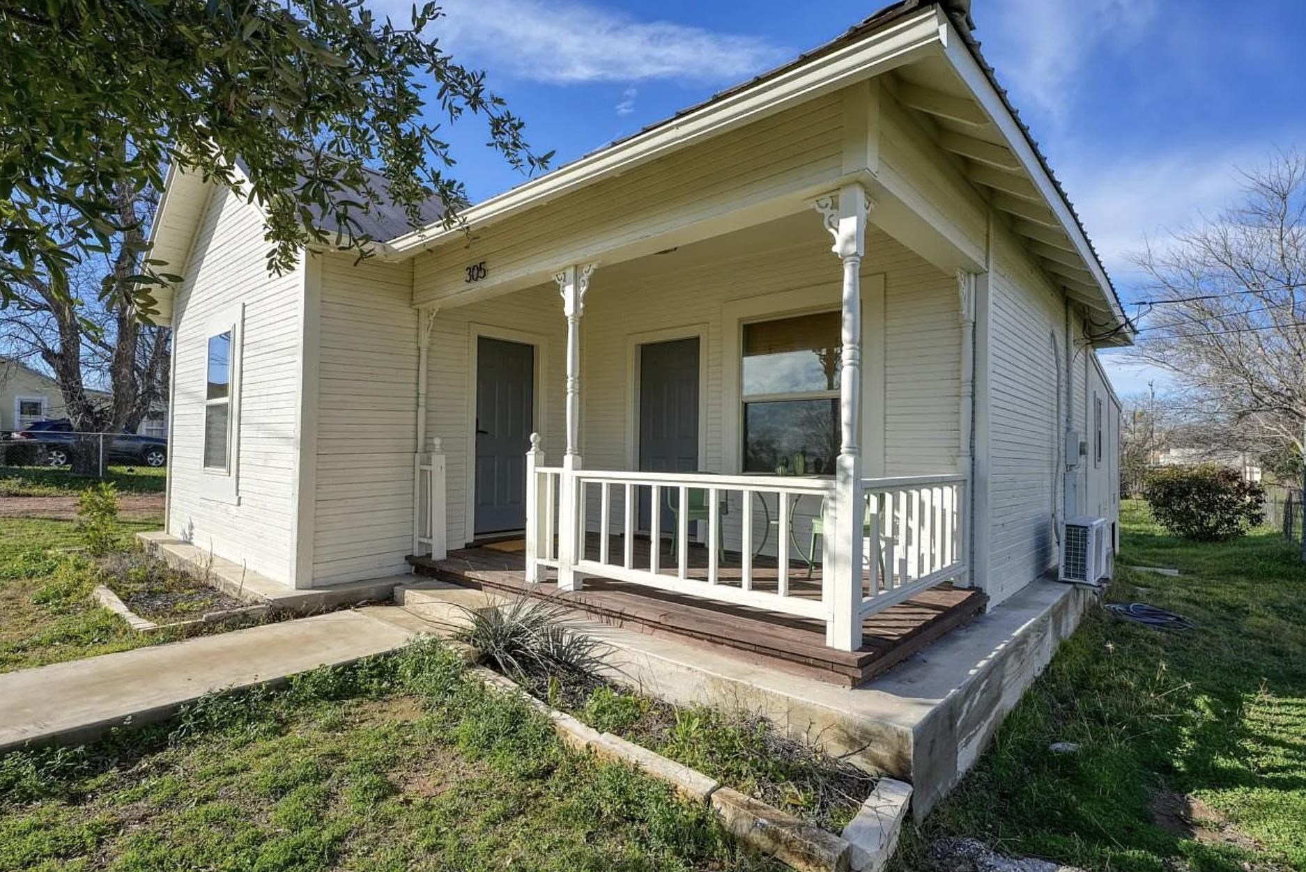 305 W Tarrant Street Llano TX 78643