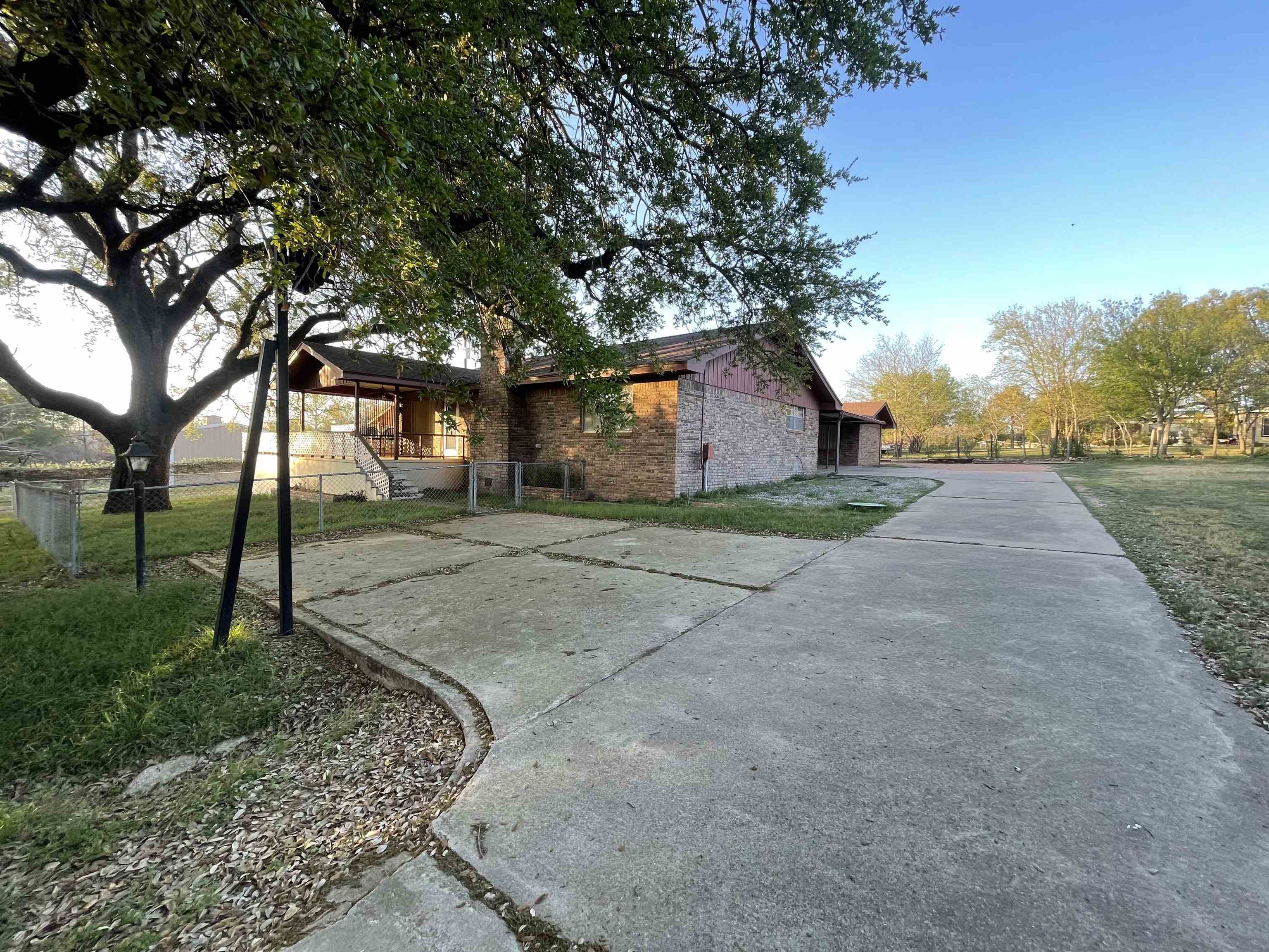 4317 River Oaks Drive Kingsland TX 78639