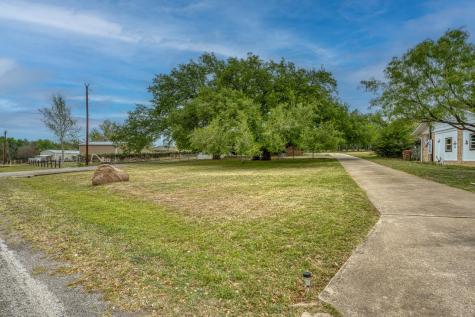 4317 River Oaks Drive Kingsland TX 78639