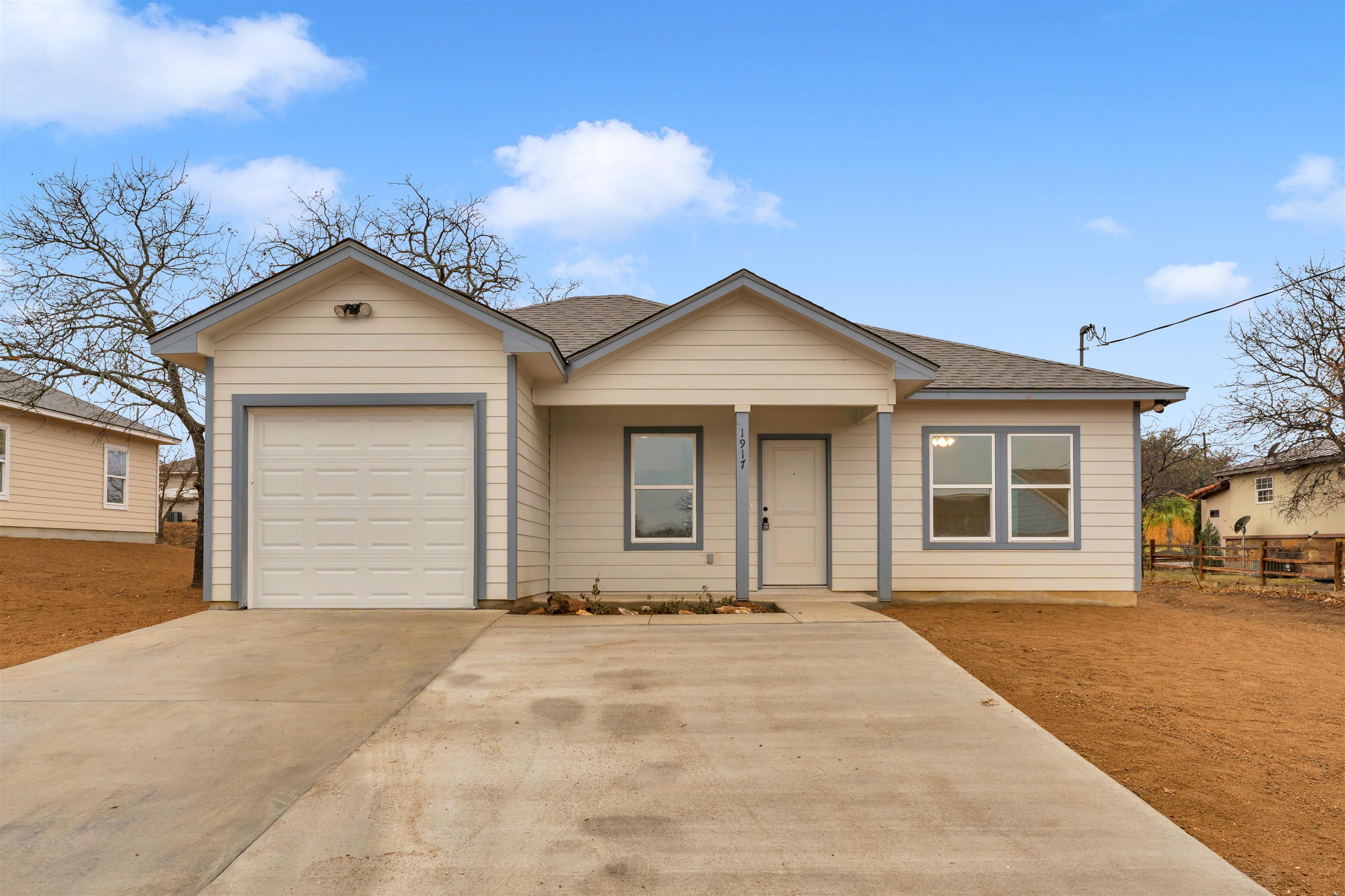 1917 Greenwood Lane Kingsland TX 78639