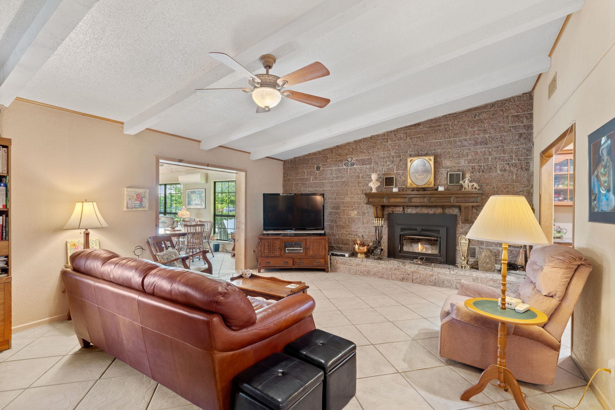 1402 County Road 135 Burnet TX 78611