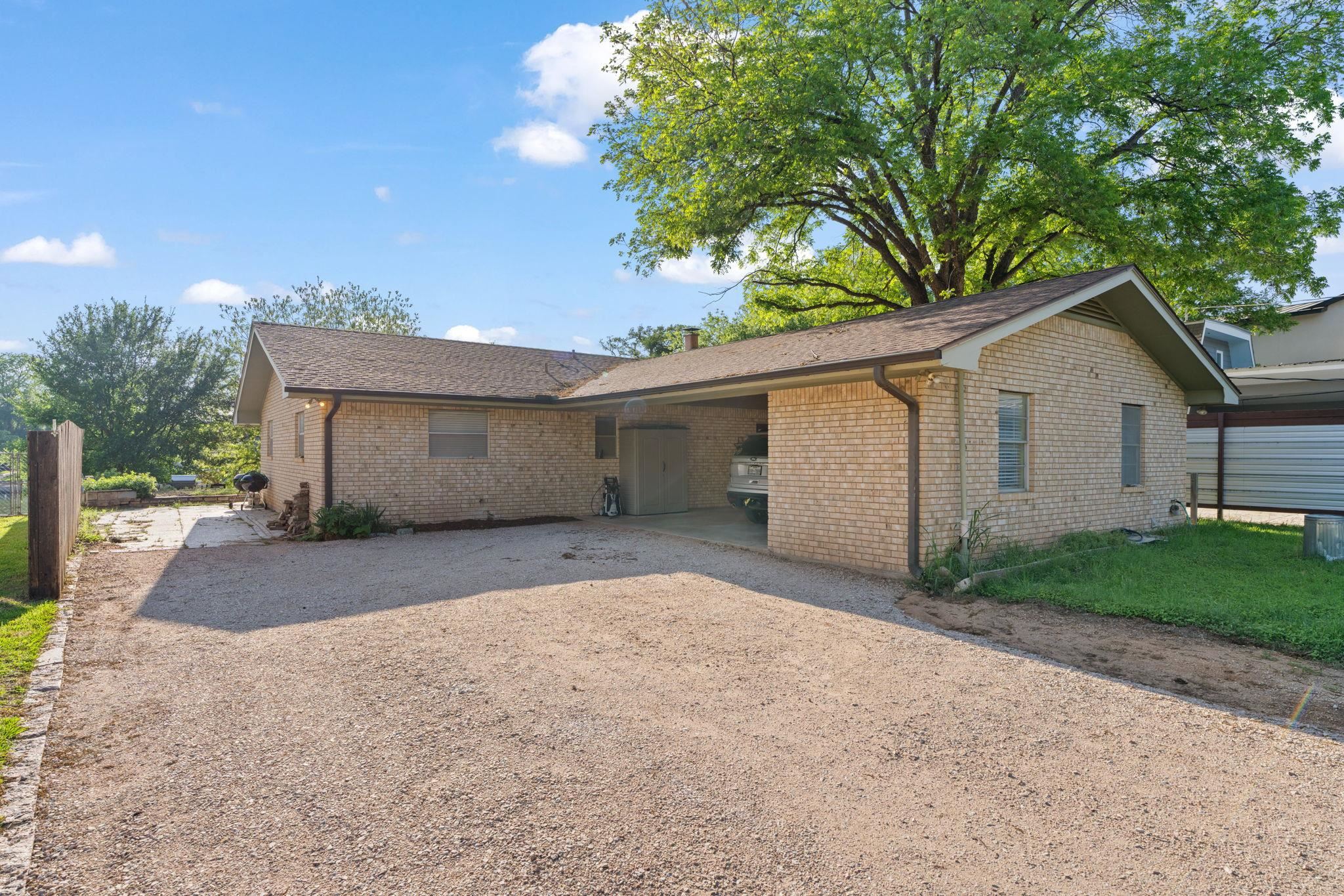 1402 County Road 135 Burnet TX 78611