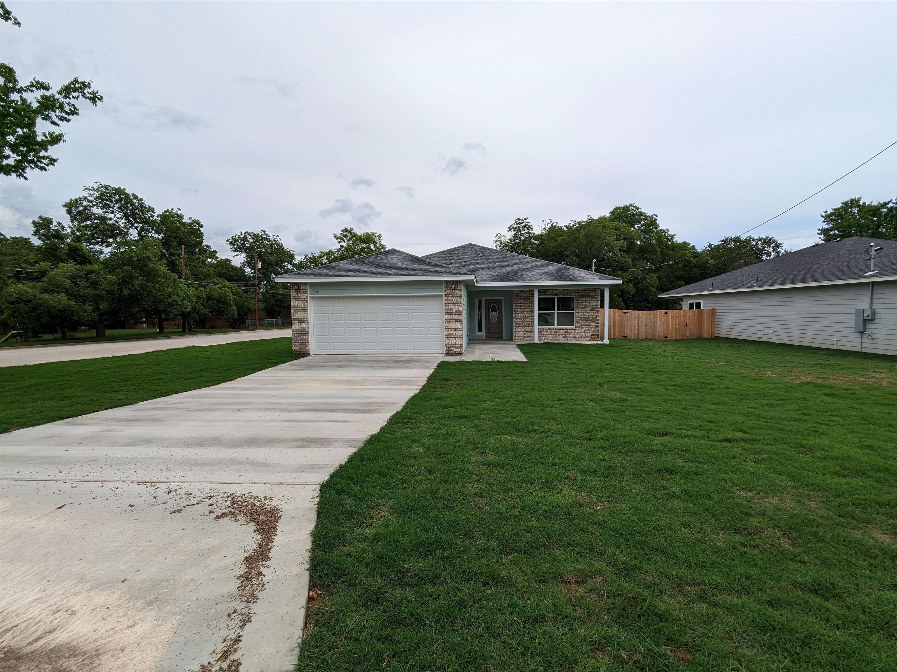 207 N Race Street Lampasas TX 76550
