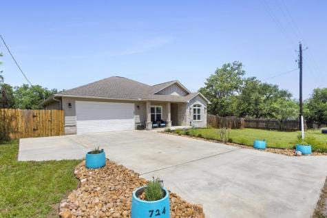 724 Oak Lane Cottonwood Shores TX 78657