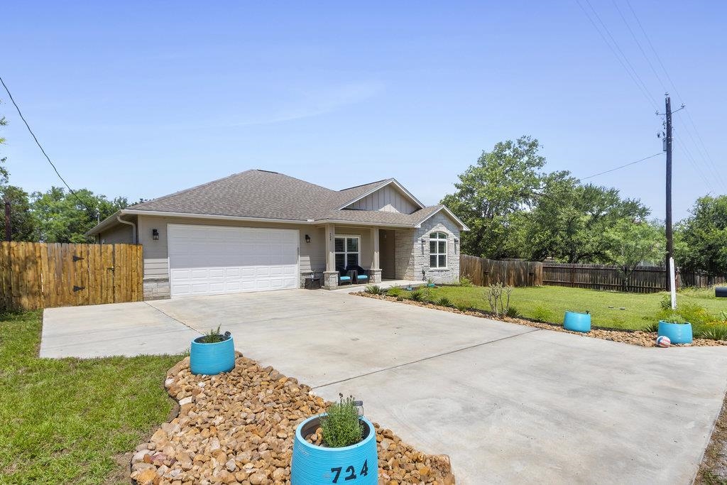 724 Oak Lane Cottonwood Shores TX 78657