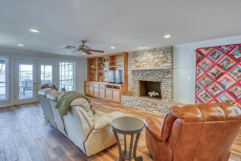 305 W Briar Drive Granite Shoals TX 78654