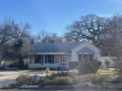 303 W Dry Street San Saba TX 76877