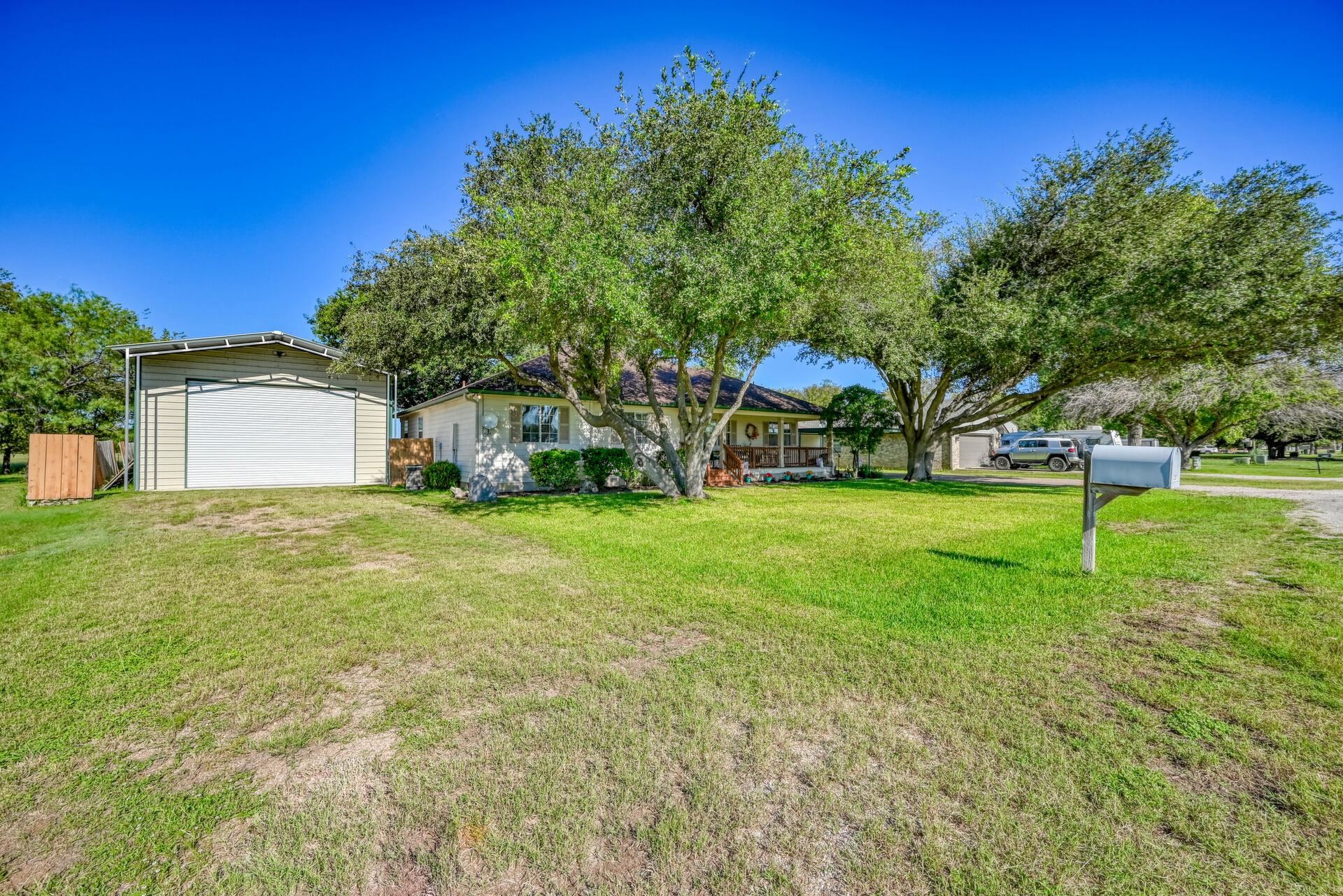 207 White Brush Drive Kingsland TX 78639