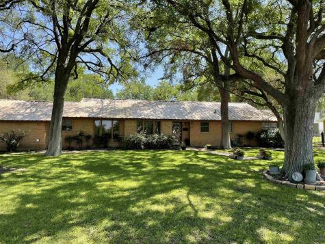 2307 W Wallace Street San Saba TX 76877