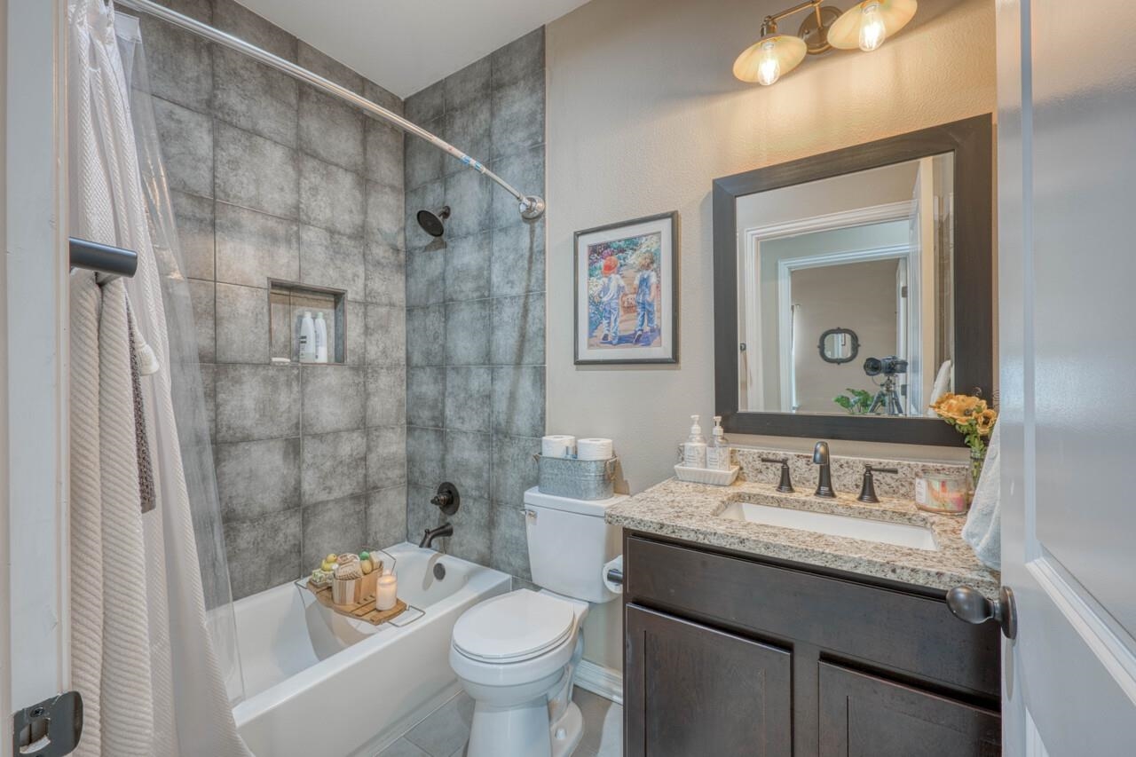 2210 Mcarthur Avenue Kingsland TX 78639