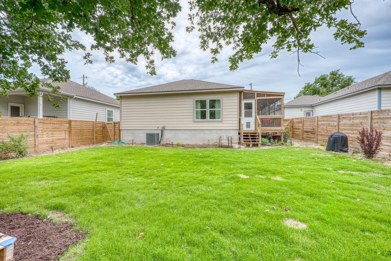 2210 Mcarthur Avenue Kingsland TX 78639