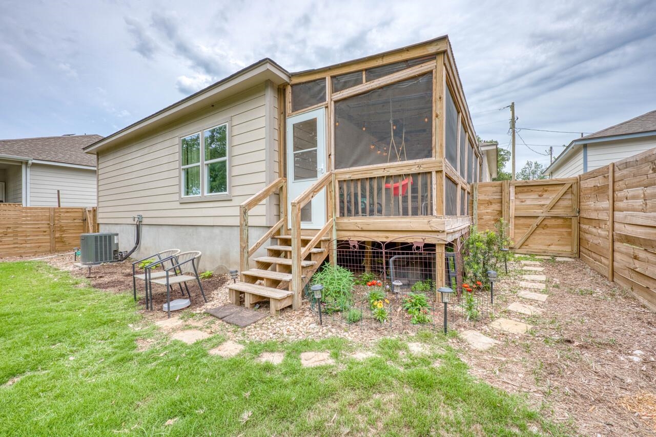 2210 Mcarthur Avenue Kingsland TX 78639