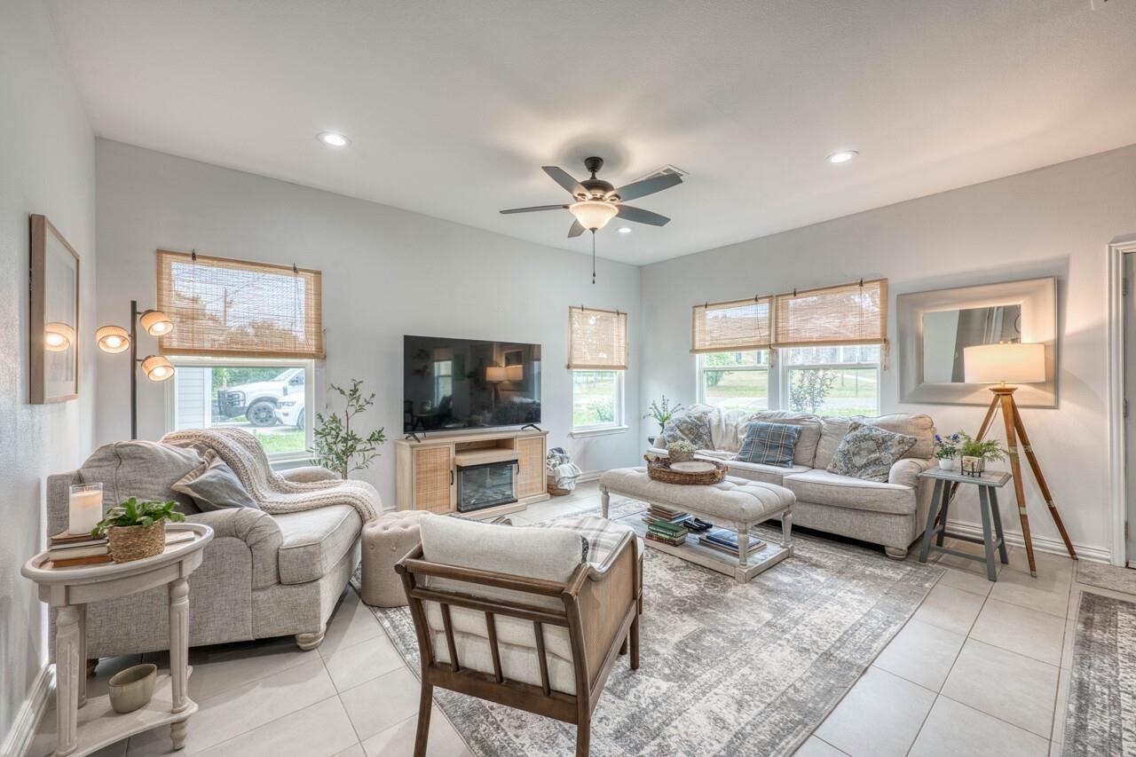 2210 Mcarthur Avenue Kingsland TX 78639