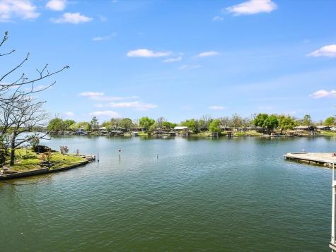 1332 S Lakeside Drive Kingsland TX 78611