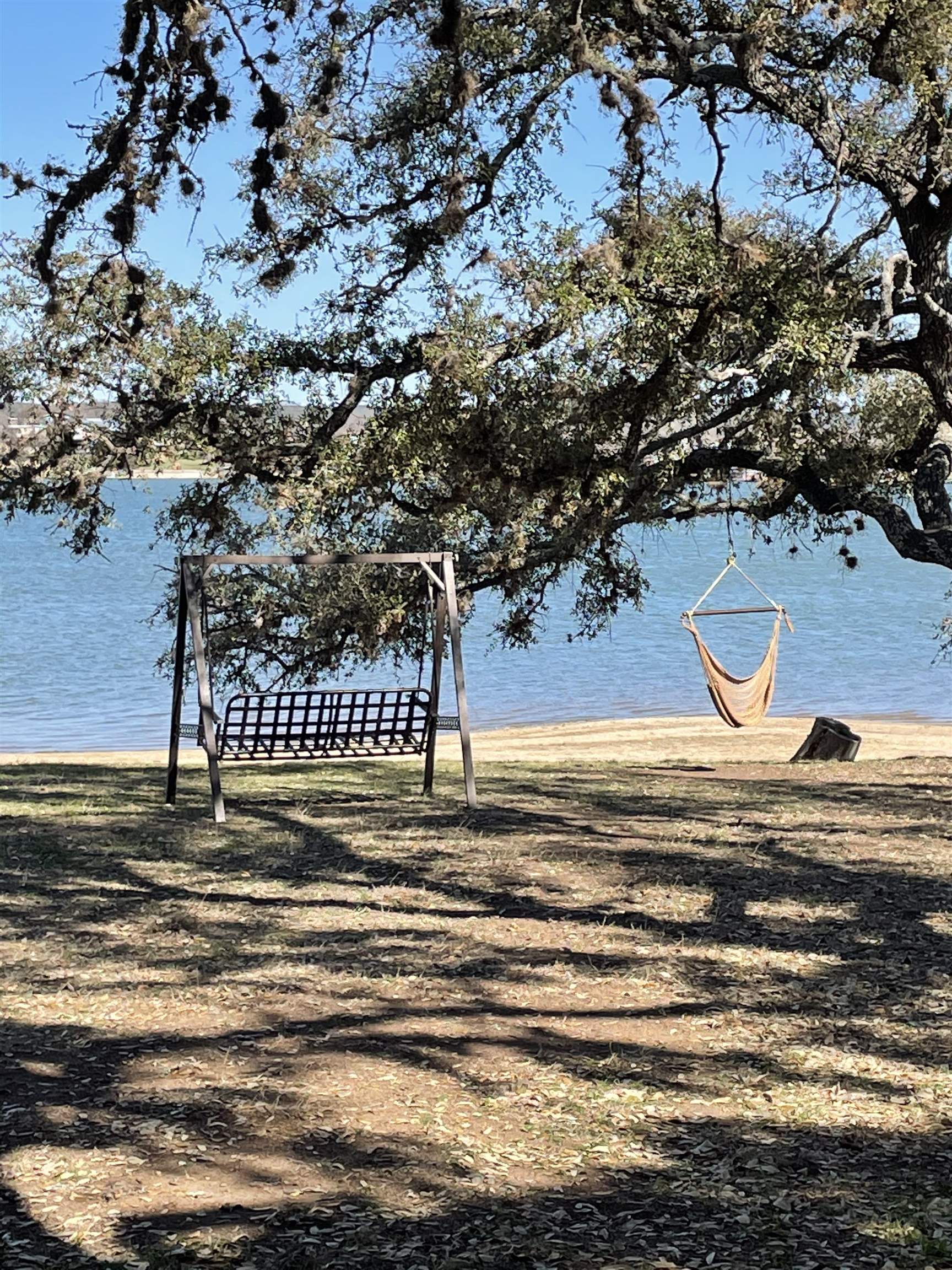 210 Lake Loop Tow TX 78672