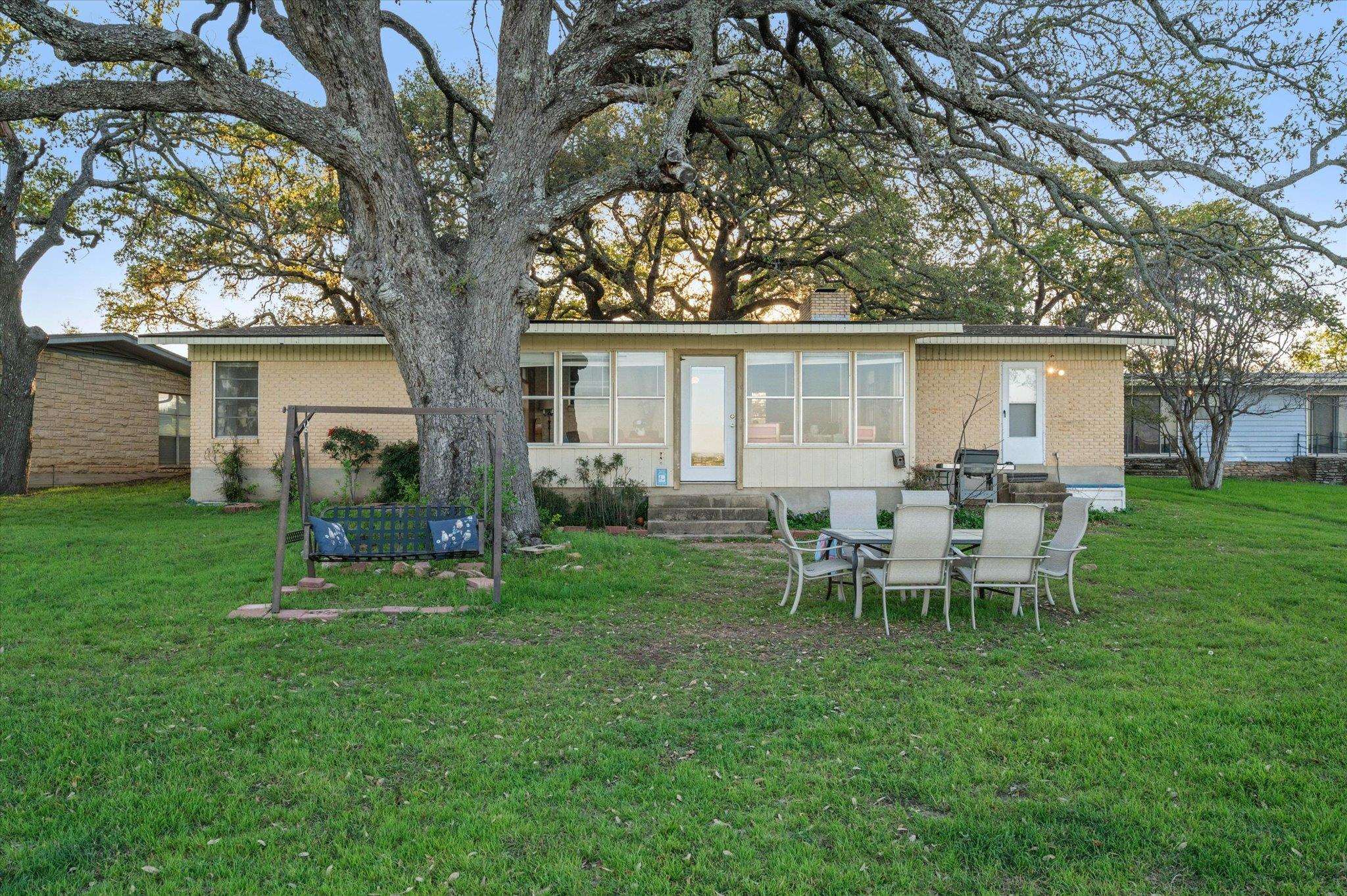 210 Lake Loop Tow TX 78672
