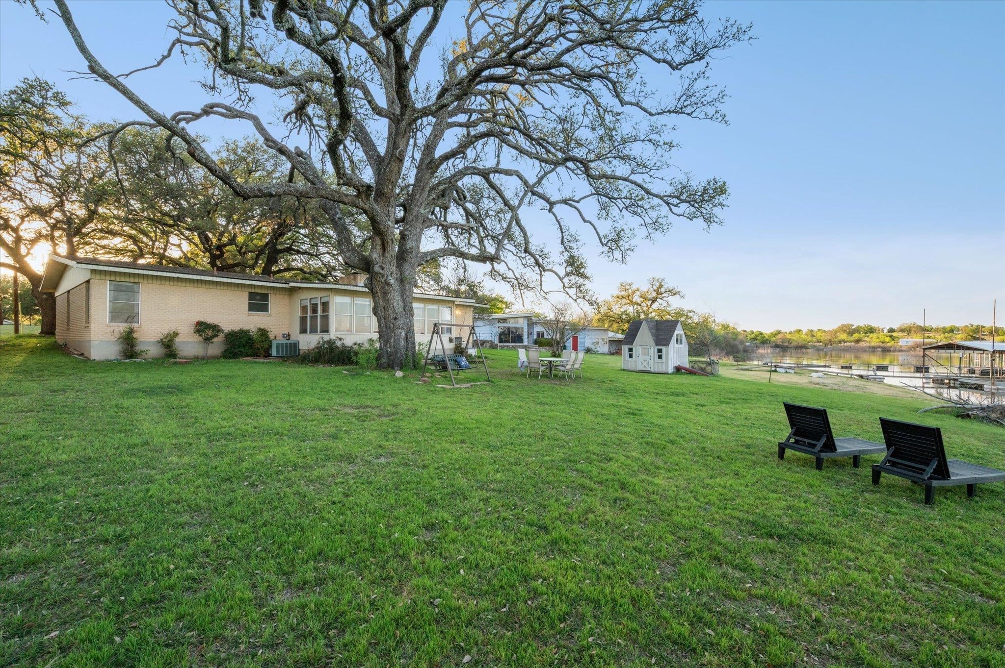 210 Lake Loop Tow TX 78672