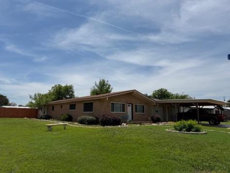 1306 E Wallace Street Llano TX 78643