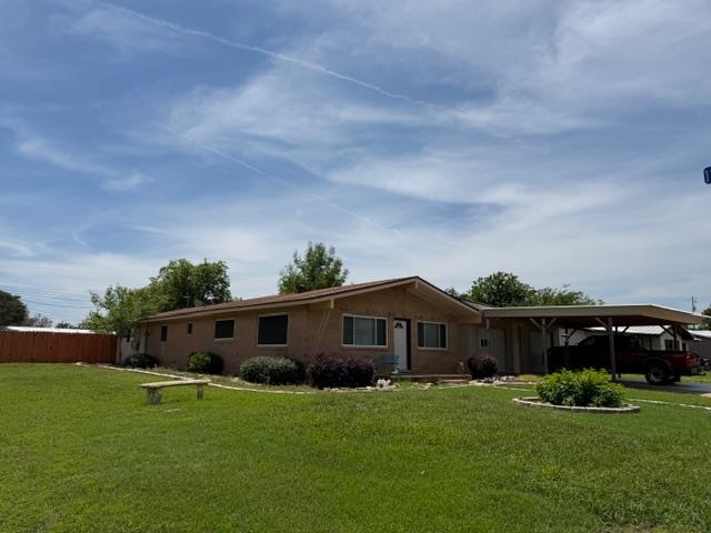 1306 E Wallace Street Llano TX 78643